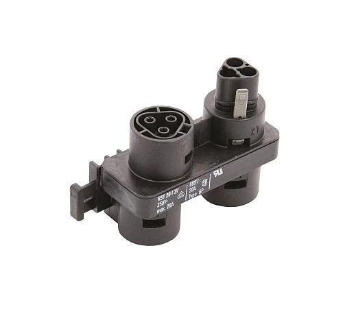 Quick Connect system splitter 1 to 3. Max. rating 16A