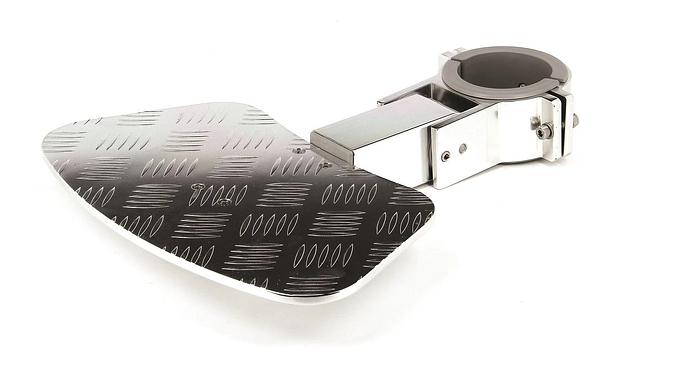 Footrest rotatable