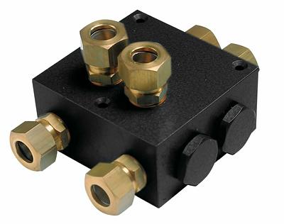 Dual non-return valve (G1/2) (incl. tube connectors Ø 18 mm.) thumbnail 1