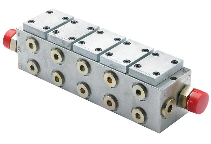 Manifold for additional control units